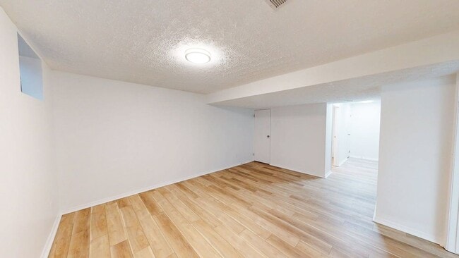 Building Photo - 159 Corbins Mill Dr