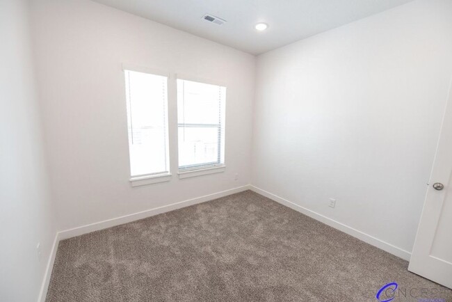 Building Photo - Sienna Village Townhomes