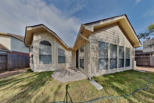 Building Photo - 25818 Elmley Pl