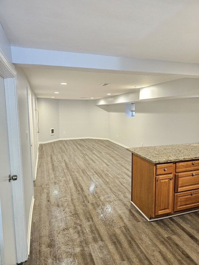 Building Photo - 2850 N Nordica Ave