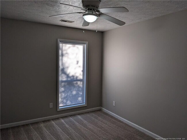 Building Photo - 208 Bull Run St