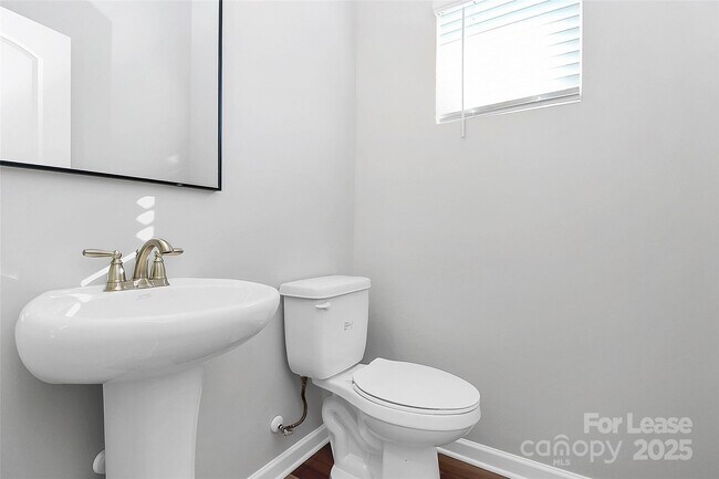 Building Photo - 646 Sagecroft Ln