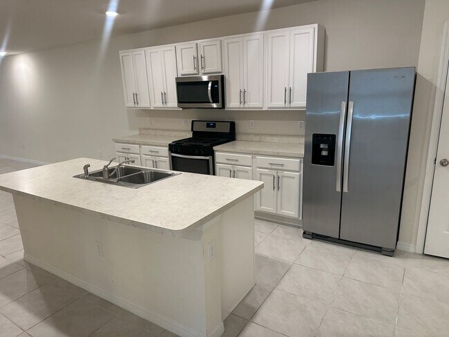 Building Photo - 2 Bedroom + Office / 2 Bath Duplex for Rent in Leesburg -  Move In Special !!!!
