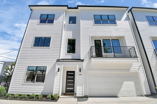 Building Photo - 2512 Gray St