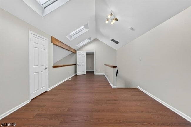 Building Photo - 94 Beverly Hl Ter