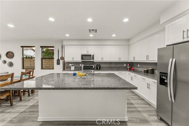 Building Photo - 25187 Golden Maple Dr