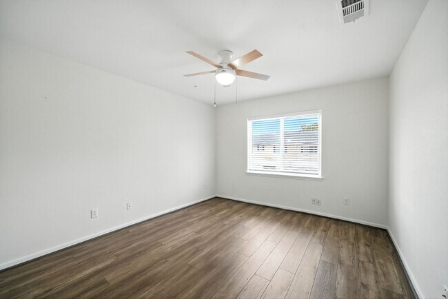 Building Photo - 6468 Burgoyne Dr.