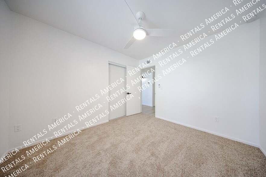 Building Photo - 2931 W Villa Maria Dr