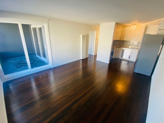Building Photo - EPIC REA, INC.- Beautiful Noe Valley Remod...