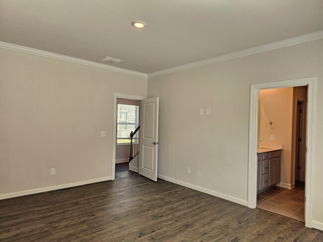Building Photo - 13210 Kenworth Rd