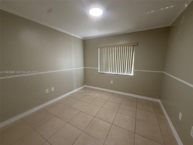 Building Photo - 2731 SE 12th Rd