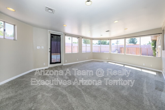 Building Photo - 3221 S Grady Ave