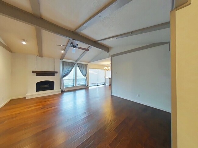 Building Photo - 15706 Havenrock Cir