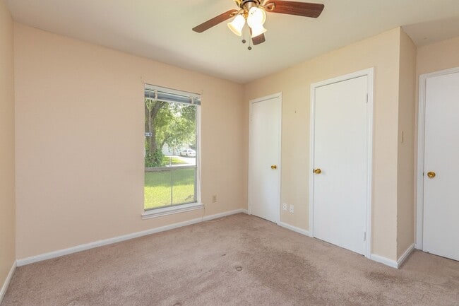 Building Photo - 2623 Longleaf Pines Ln