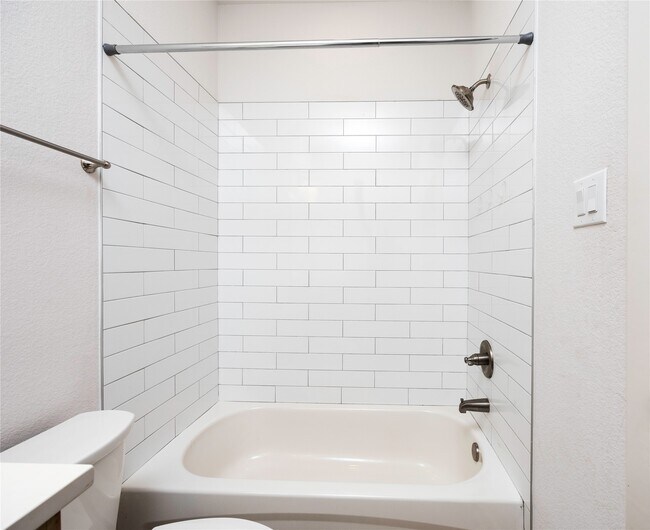 Building Photo - 2517 Appian Wy