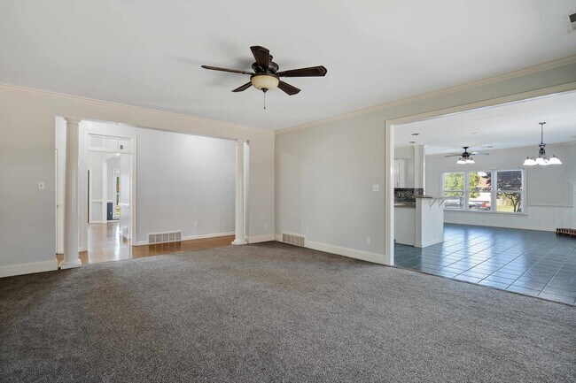 Building Photo - 979 Welbeck Cove