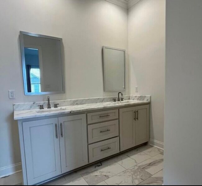 Building Photo - 104 Santa Marta Dr