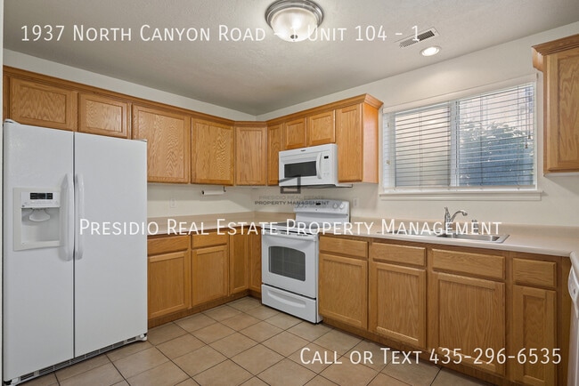 Building Photo - 1937 N Canyon Rd