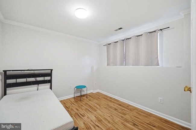 Building Photo - 7676 Helmsdale Pl