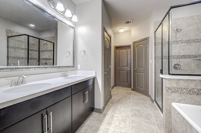 Building Photo - 11825 Terraza Cir