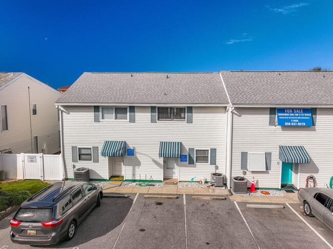 Building Photo - 2000 Scenic Gulf Dr
