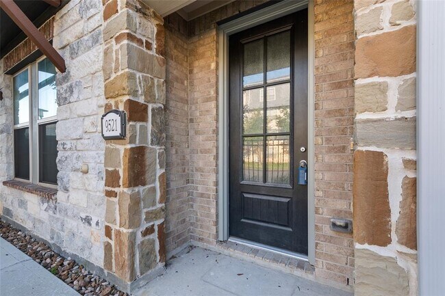 Building Photo - 9521 Towne Lake Pkwy