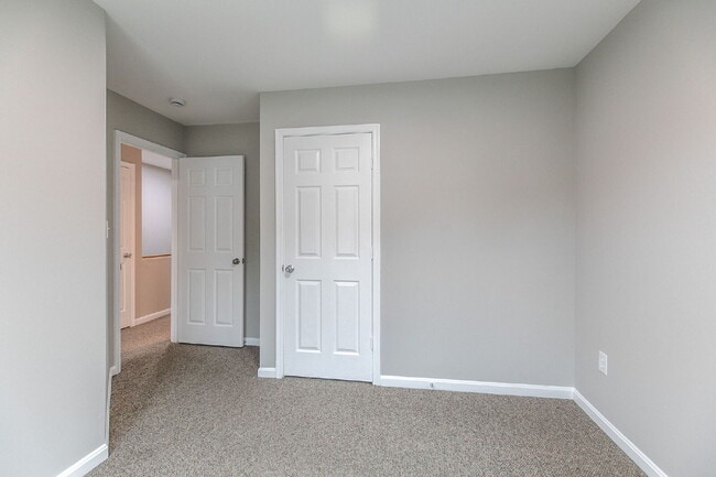 Building Photo - 1043 Downing Ct