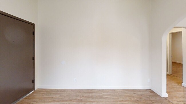 Building Photo - Newly Remodeled 4-Bedroom Home in Del Rey, CA