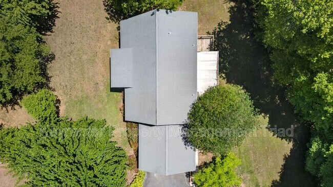 Building Photo - 407 Grenham Rd
