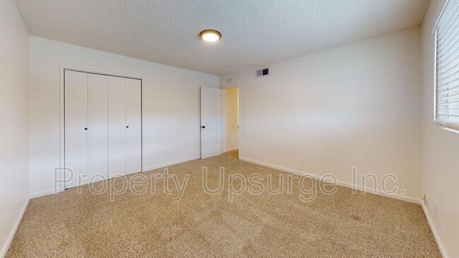 Building Photo - 1035 Pine St