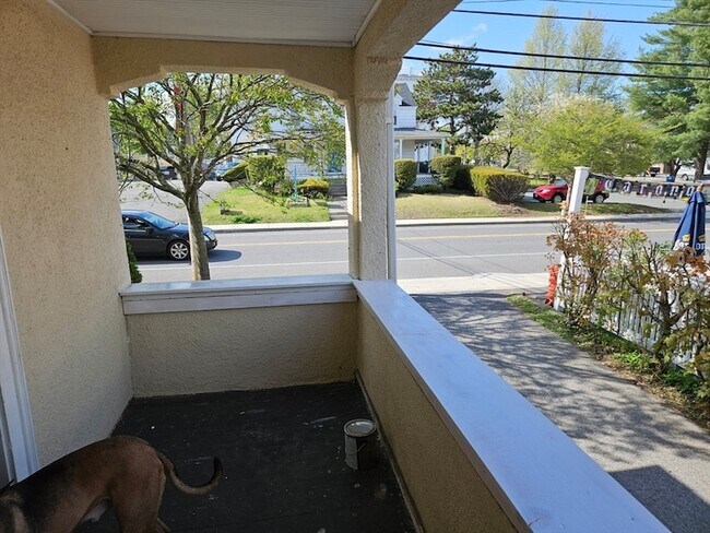 Building Photo - 462 Lincoln St