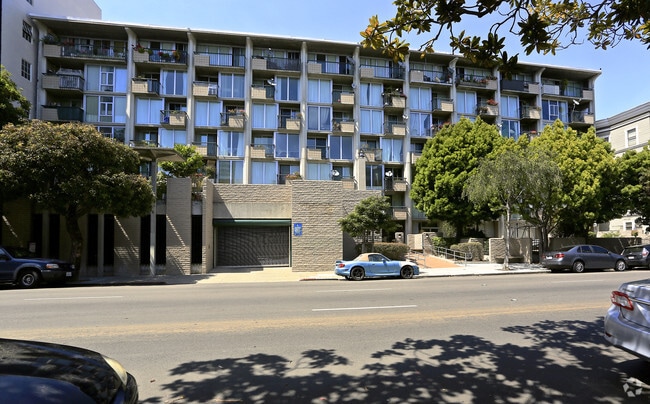Building Photo - 1760 Bush St