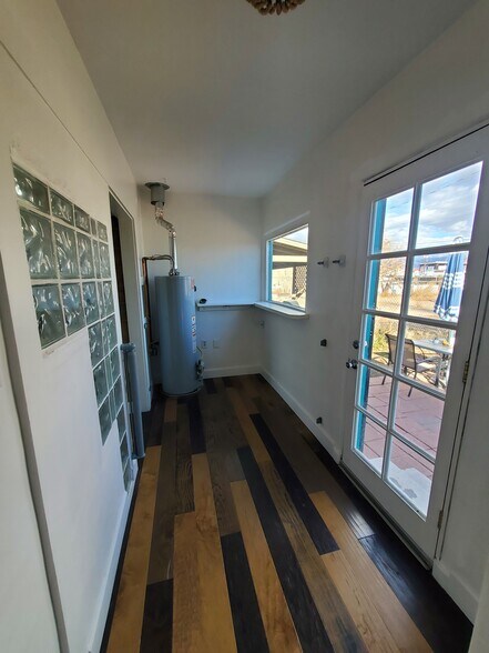 Utility - 4500 Jupiter St NW