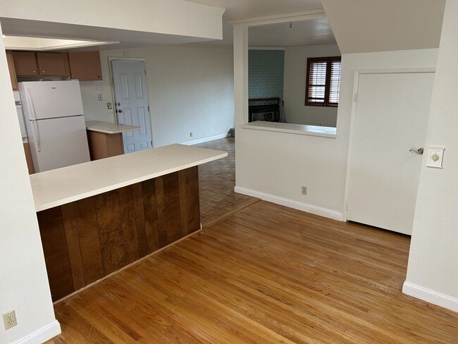 Building Photo - 2040 Barbour Dr