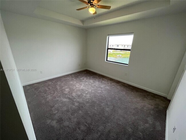 Building Photo - 9960 SW 228th Ln