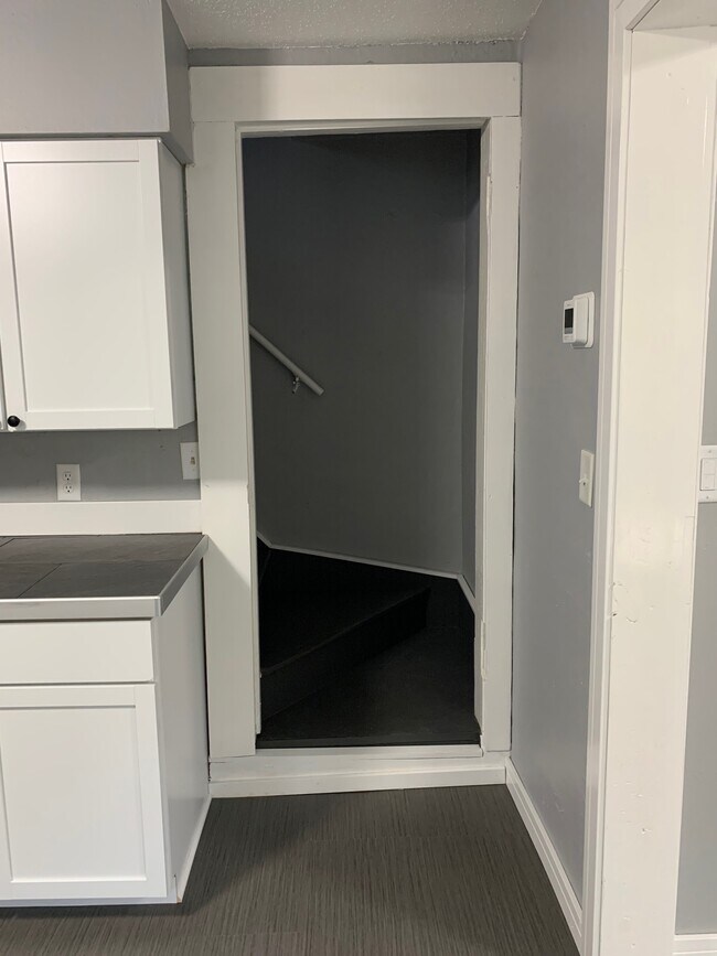 Kitchen - 409 State St E