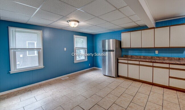 Building Photo - 7611 Northcote Ave