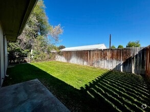Building Photo - r205