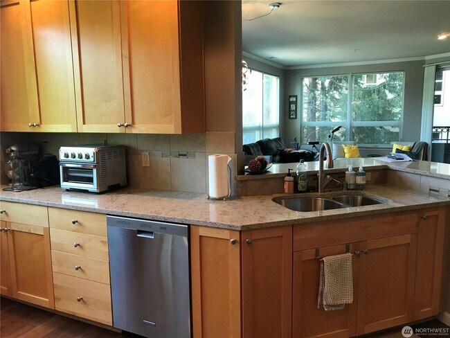 Building Photo - 2bd/2ba Kirkland Condo