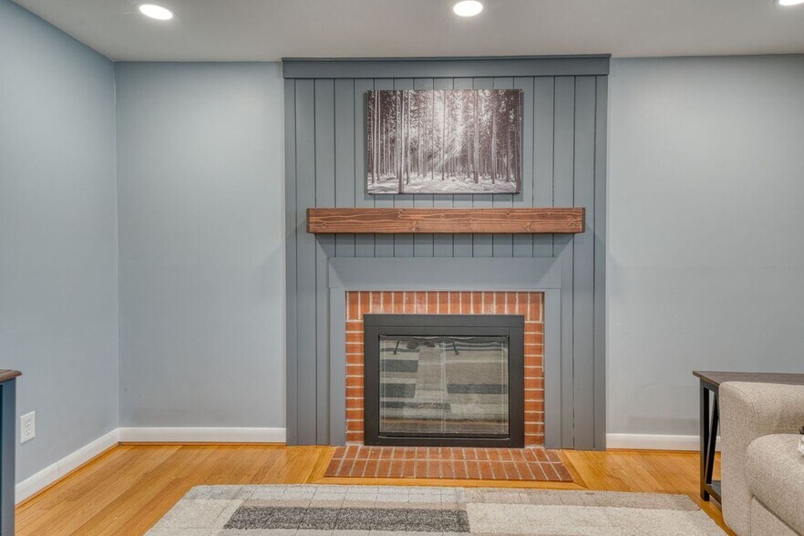 Building Photo - 42 Northbrick Ln