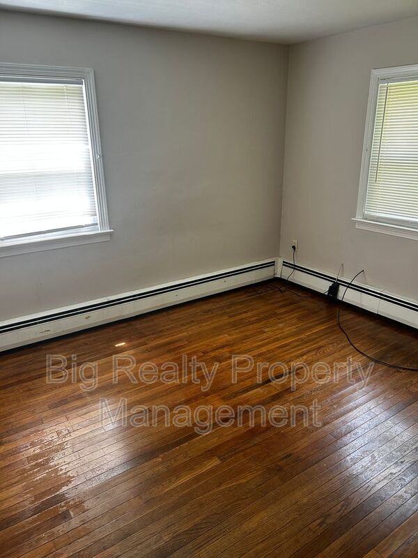 Building Photo - 38 Aldian Rd
