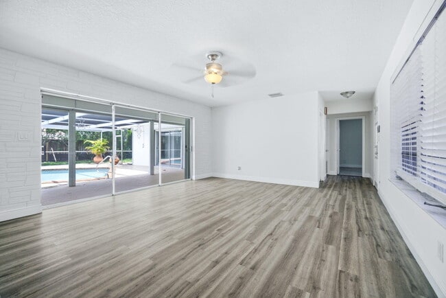 Building Photo - 321 E Chaminade Dr