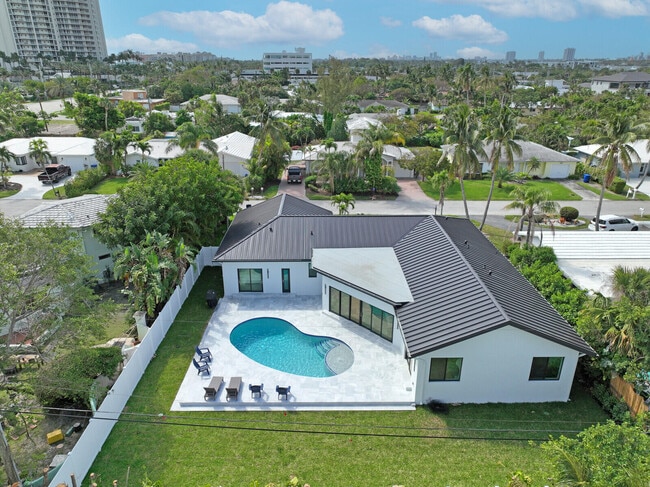 Building Photo - 1248 N Harbor Dr