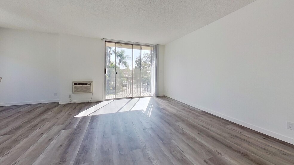 Building Photo - 5555 W 8th St