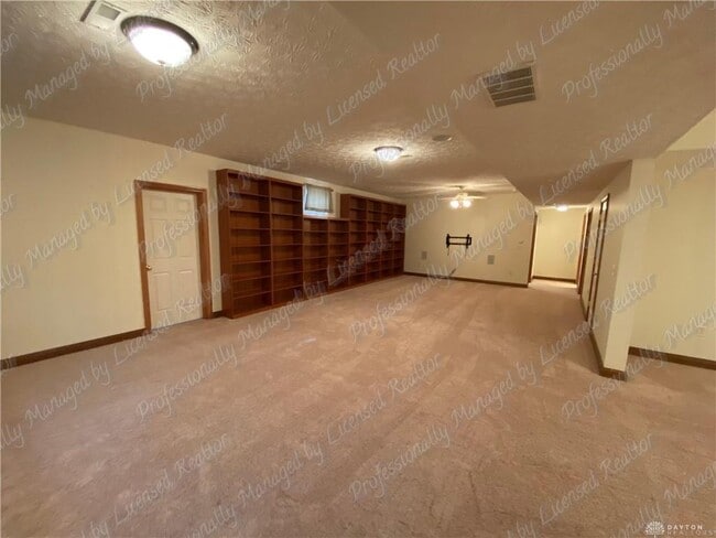 Building Photo - 6353 Charlotte Ct