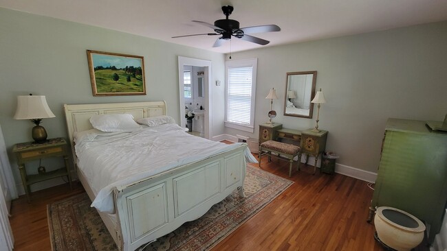 Building Photo - 2 Bed, 2 Bath Furnished Home in Greenville...