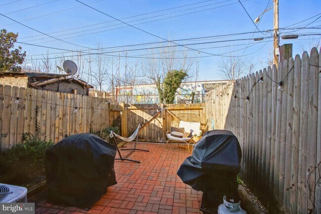 Building Photo - 3722 Edison St