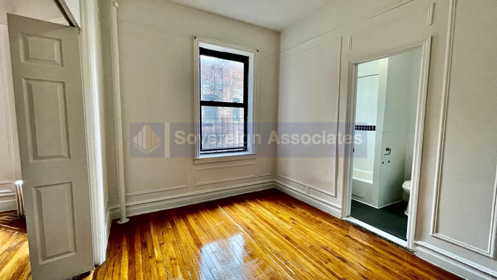 Building Photo - 45 Tiemann Pl