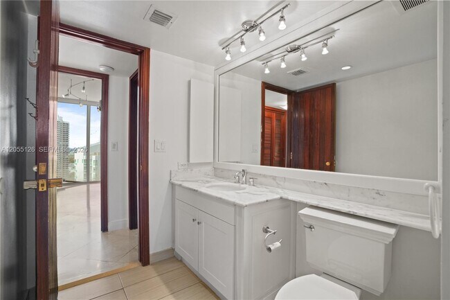 Building Photo - 19355 Turnberry Way