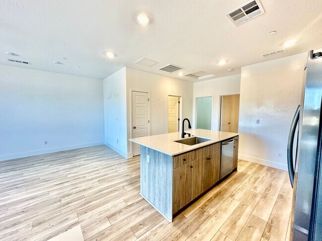 Building Photo - Newly Built Clovis 3/2